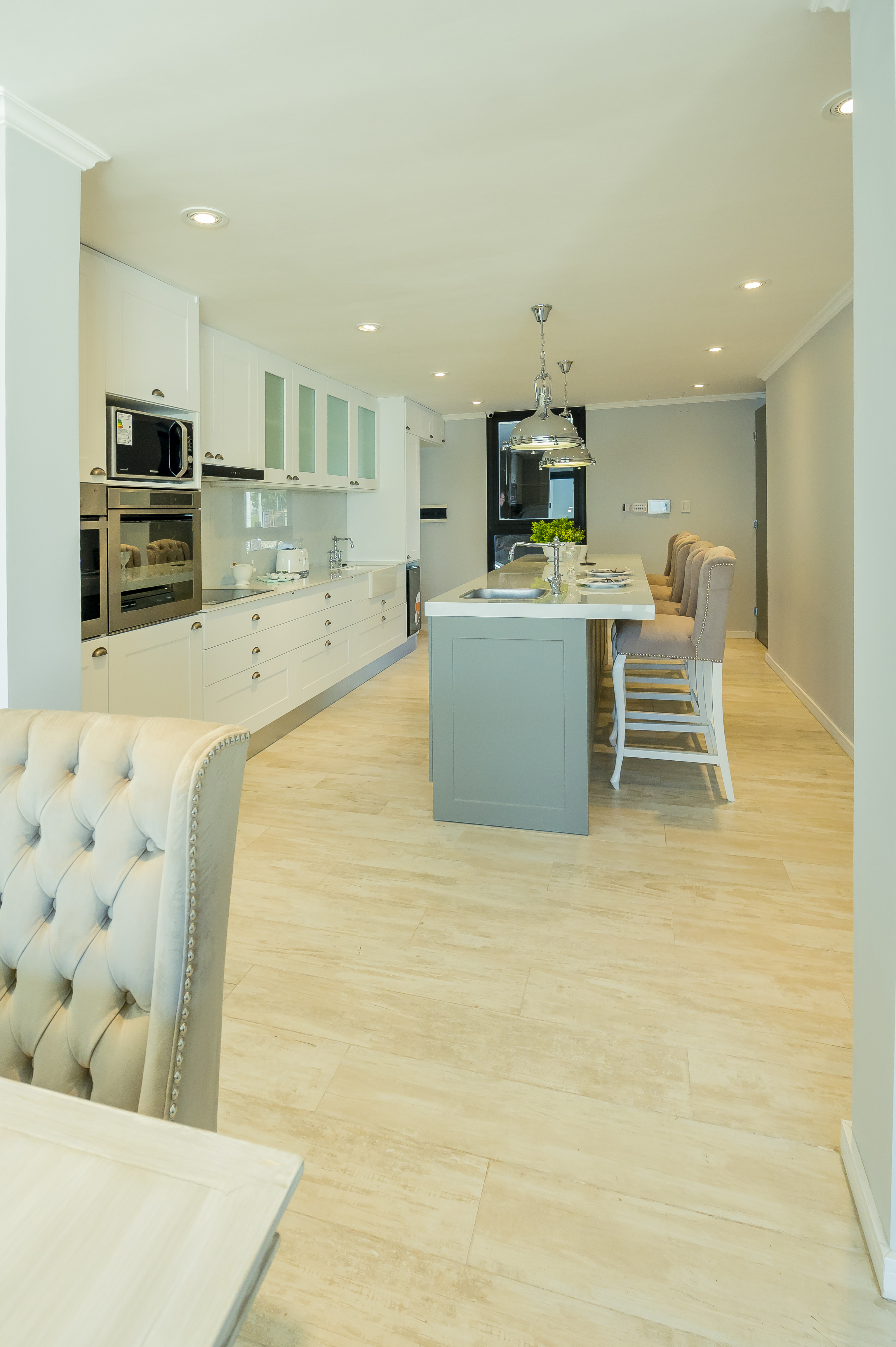 Colonia · Reno Life · PVC blanco texturado