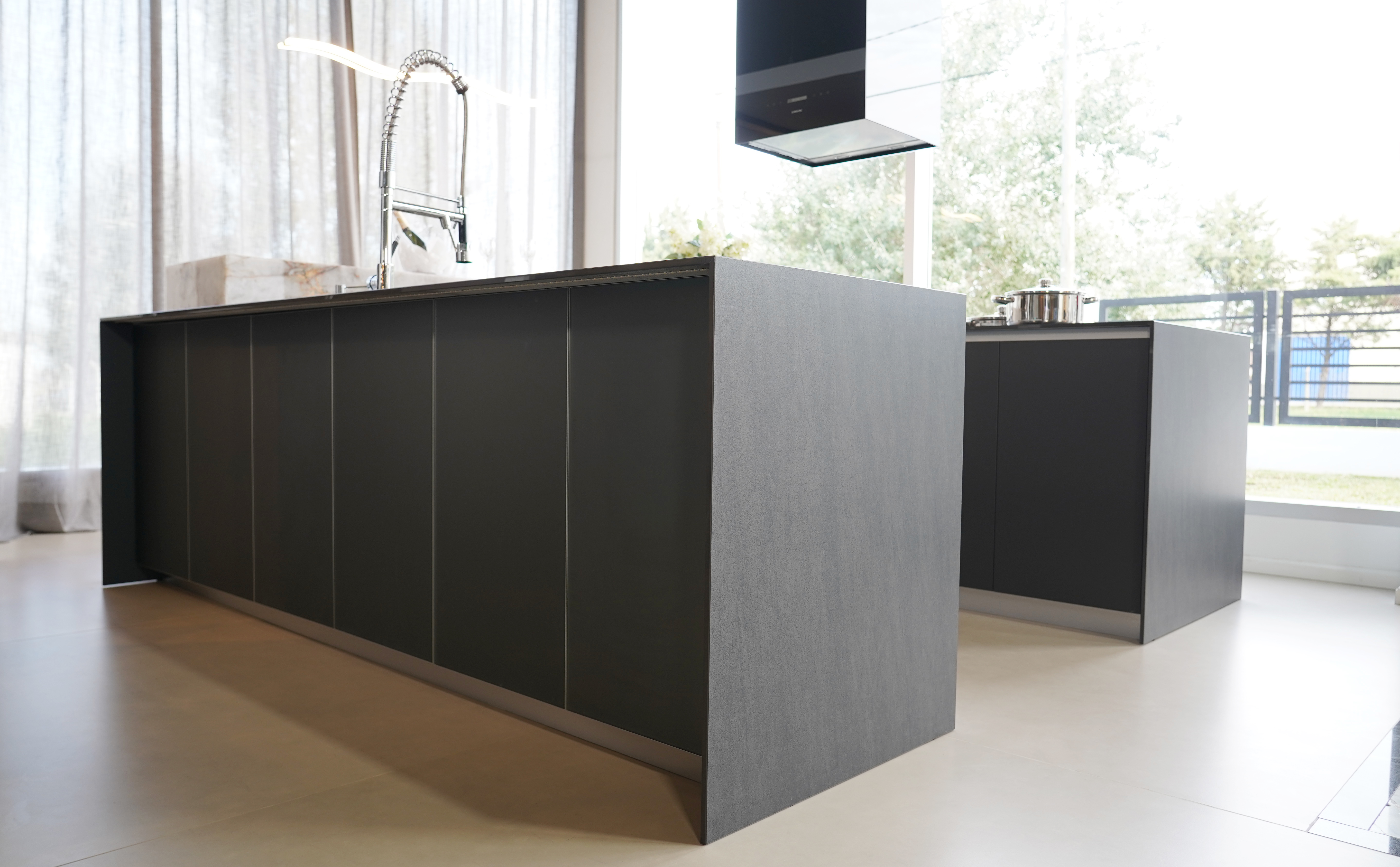 Minoru Plus · Reno Exclusive · PVC negro