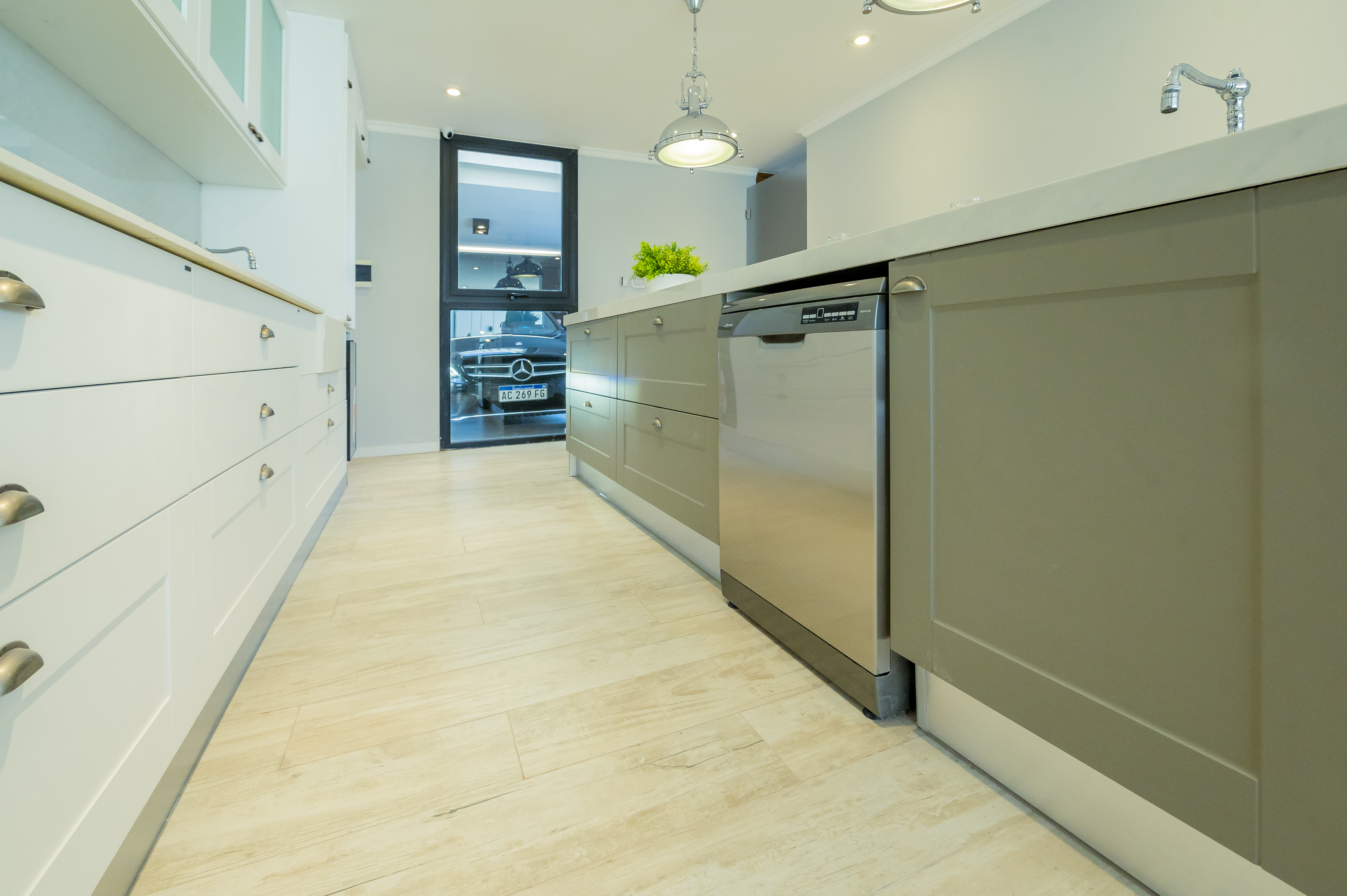 Colonia · Reno Life · PVC blanco texturado